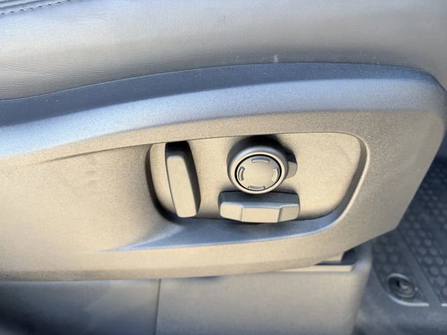 Used 2025 Land Rover Defender 110 X-Dynamic SE image 20