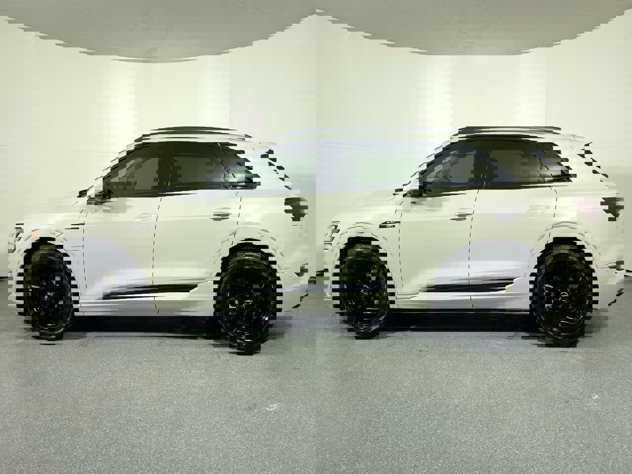 Certified 2021 Audi e-tron Premium w/ Convenience Plus Package image 30