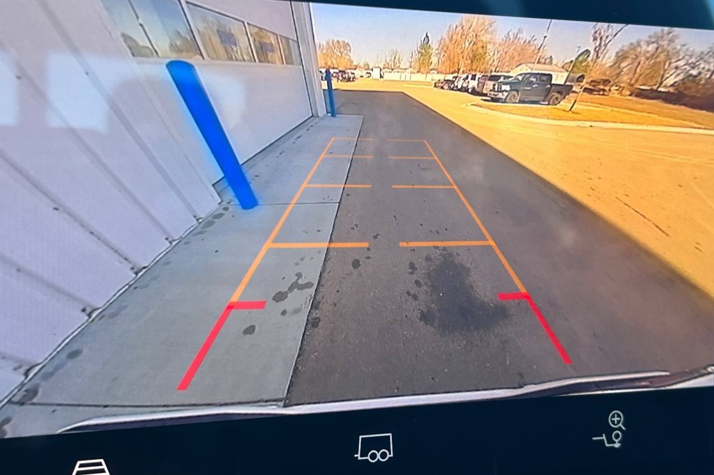 New 2025 GMC Canyon Elevation w/ Convenience Package image 16