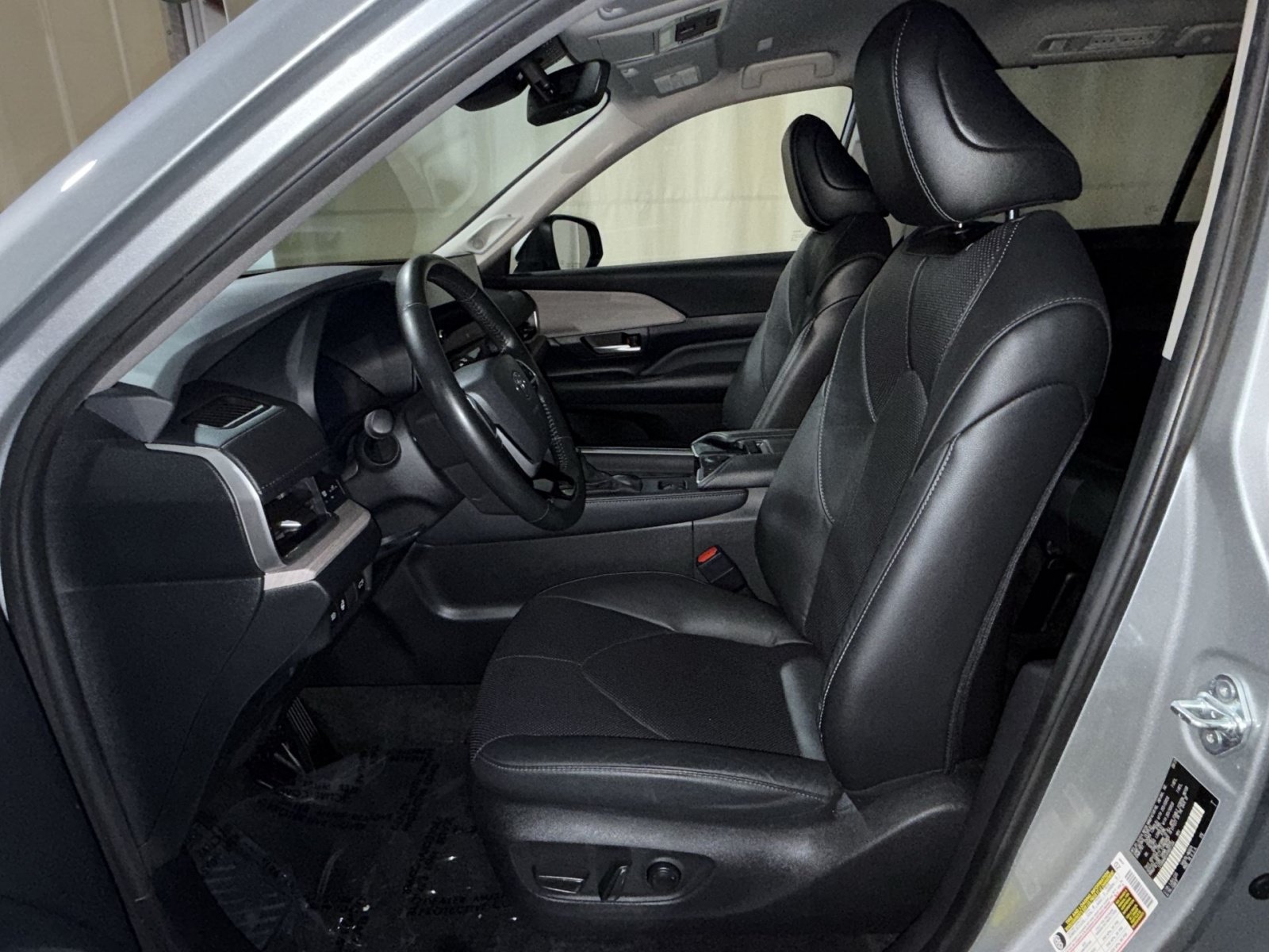 Used 2024 Toyota Grand Highlander AWD image 18