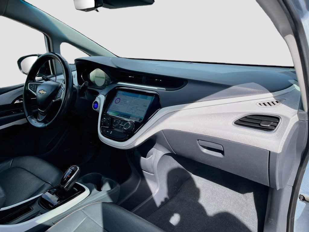 Used 2018 Chevrolet Bolt Premier w/ Driver Confidence II Package FWD image 29