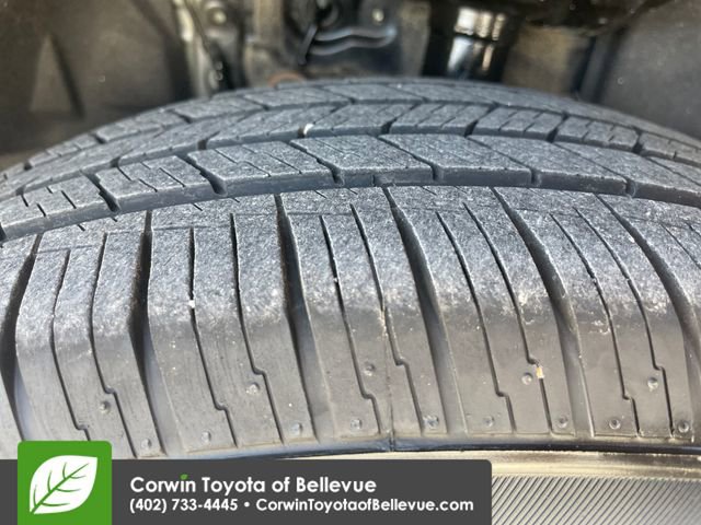 Used 2025 Toyota RAV4 XLE AWD/4WD image 27