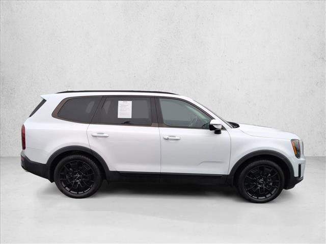 Used 2022 Kia Telluride SX w/ SX Prestige Package image 4