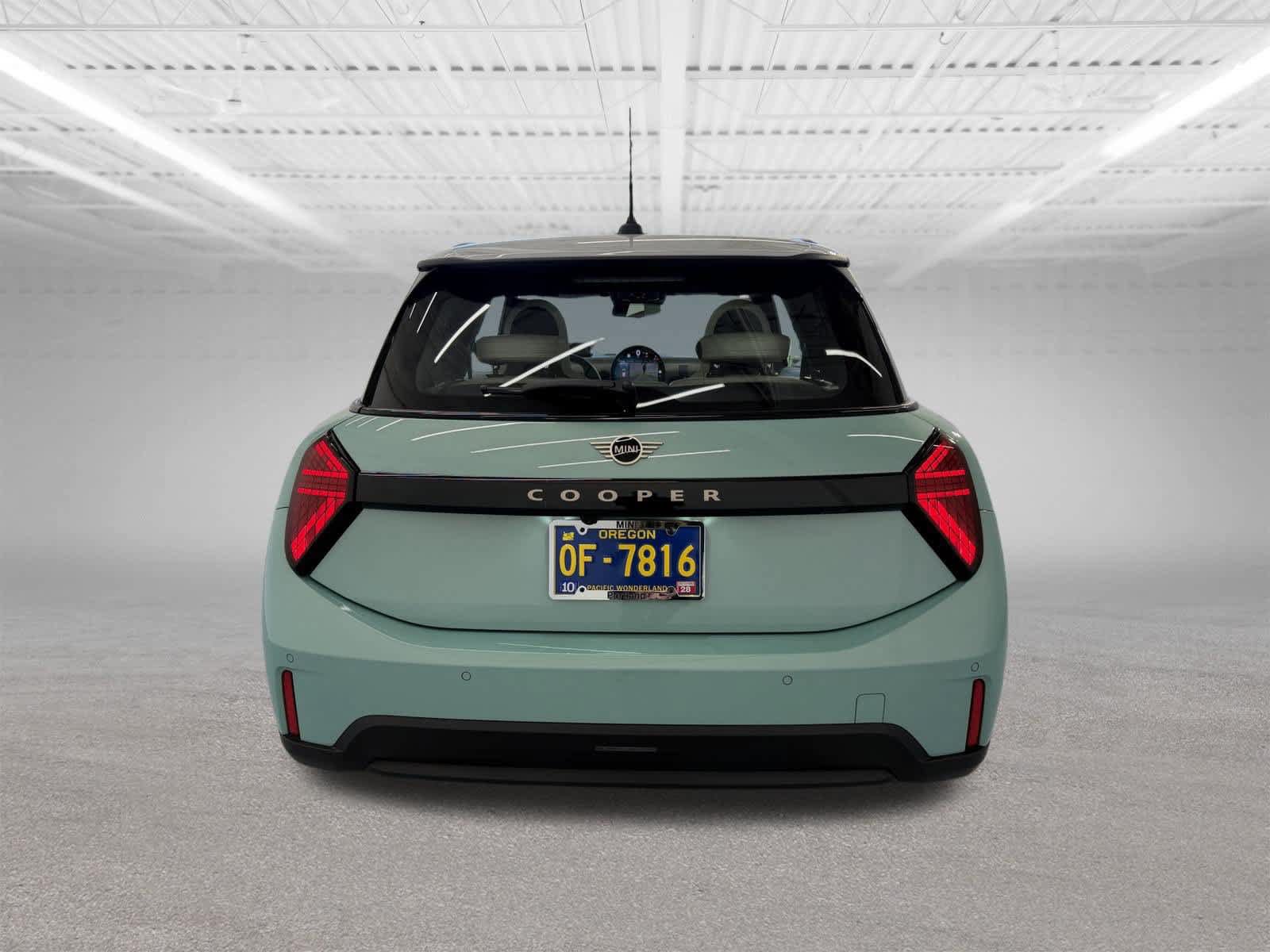 Used 2025 MINI Cooper 2-Door Hardtop FWD image 4
