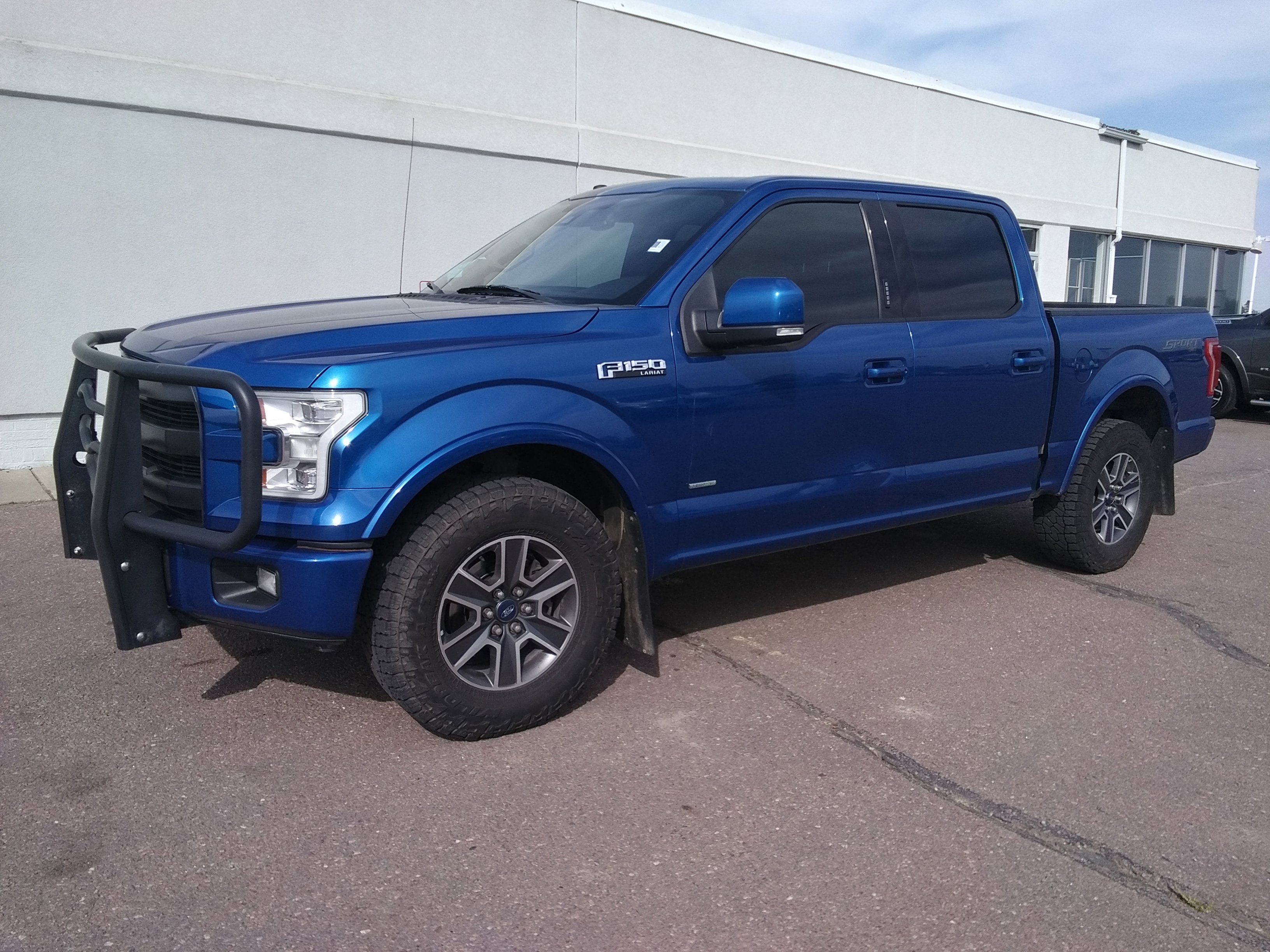 Used 2017 Ford F150 Lariat w/ Equipment Group 502A Luxury AWD/4WD image 2