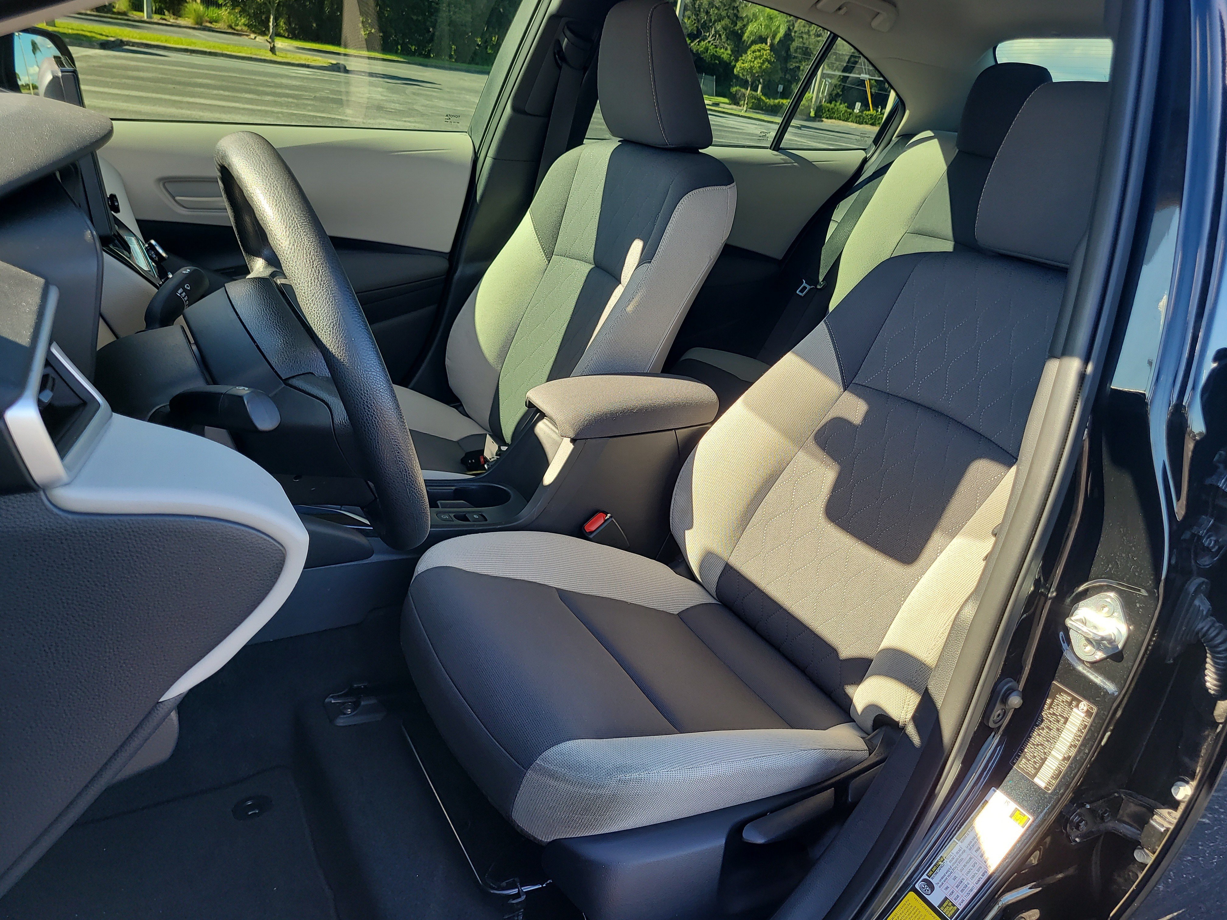 Certified 2025 Toyota Corolla LE FWD image 18