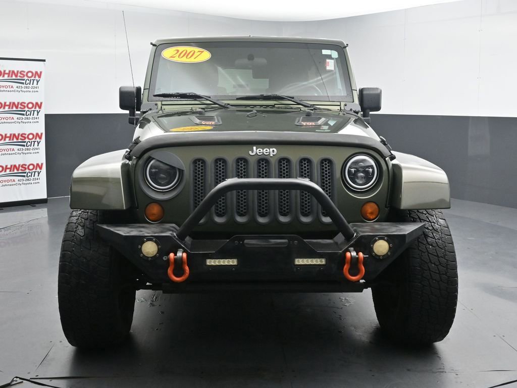 Used 2007 Jeep Wrangler Unlimited Sahara w/ Dual Top Group AWD/4WD image 3