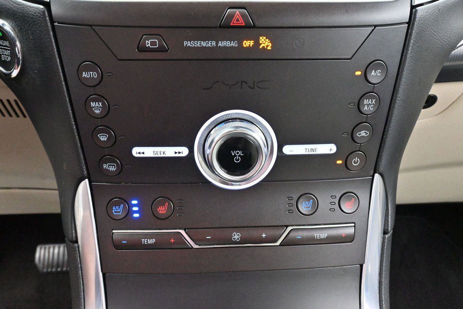 Used 2020 Ford Edge Titanium w/ Equipment Group 301A FWD image 26