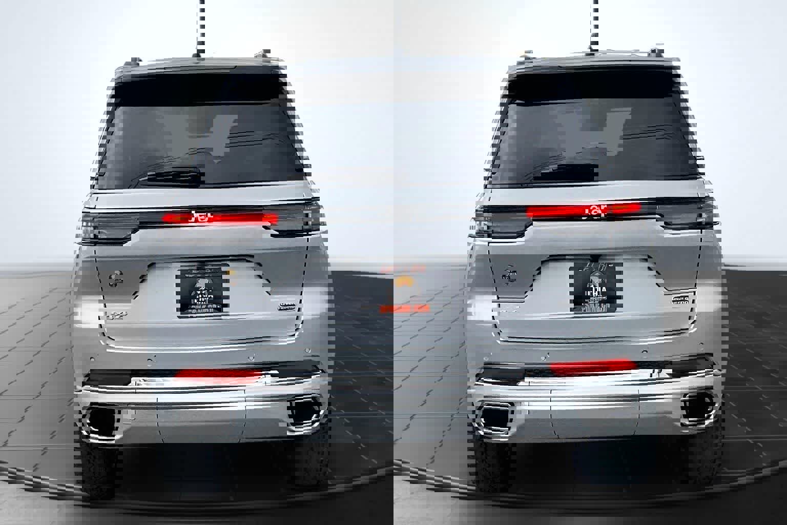 Used 2024 Jeep Grand Cherokee Overland image 5