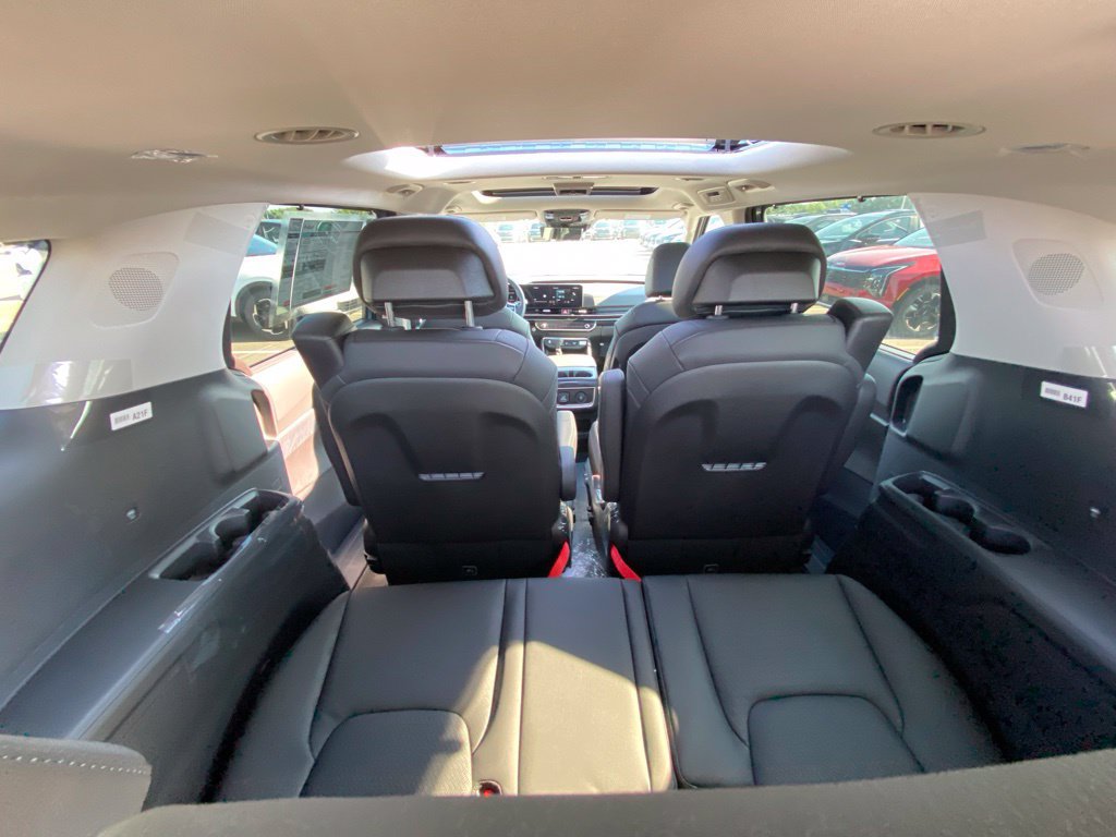 New 2026 Kia Carnival SX Prestige FWD image 25