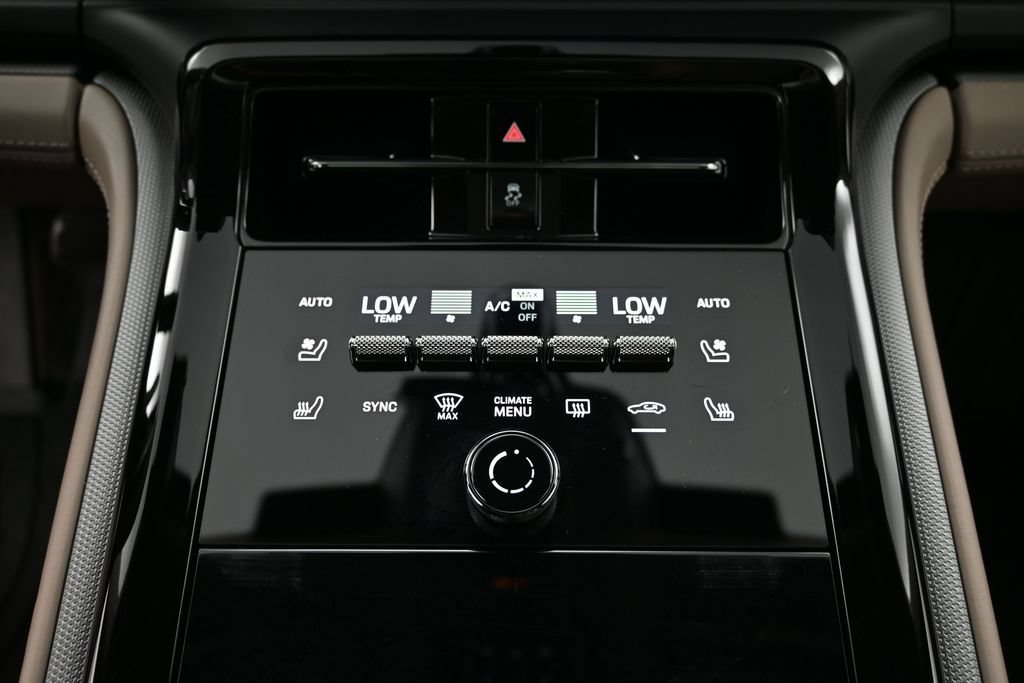 Certified 2024 Porsche Panamera image 16