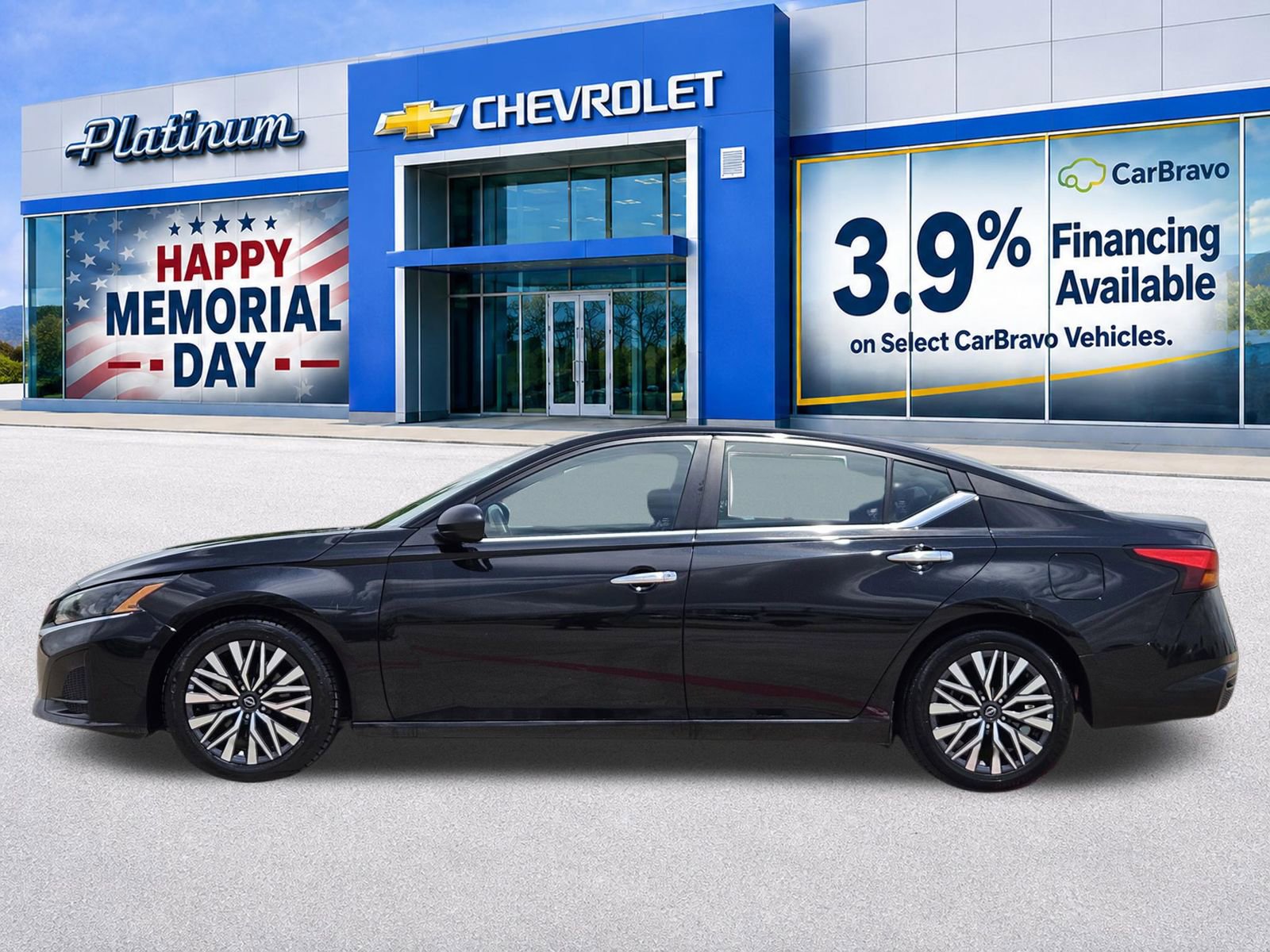 Used 2024 Nissan Altima 2.5 SV FWD image 3