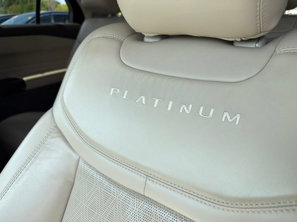 Used 2020 Ford Explorer Platinum w/ Premium Technology Package AWD/4WD image 15