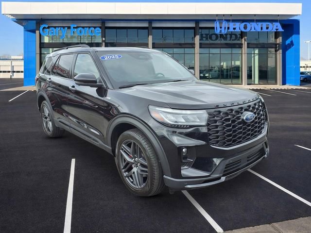 Used 2025 Ford Explorer ST-Line w/ Premium Package