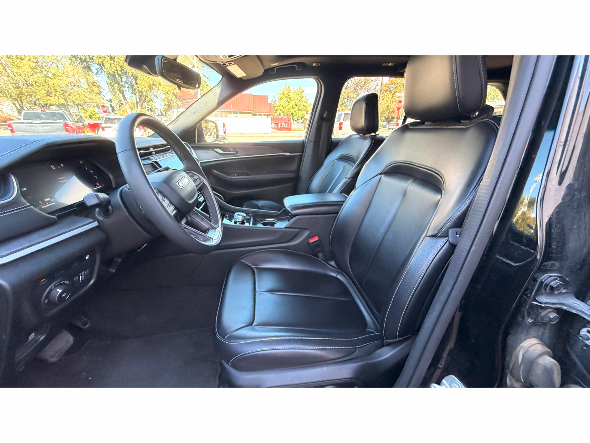 Used 2024 Jeep Grand Cherokee Limited 4xe AWD/4WD image 19