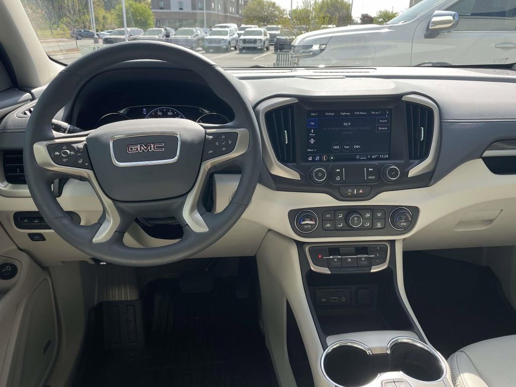 Used 2024 GMC Terrain Denali w/ Denali Premium Package image 15