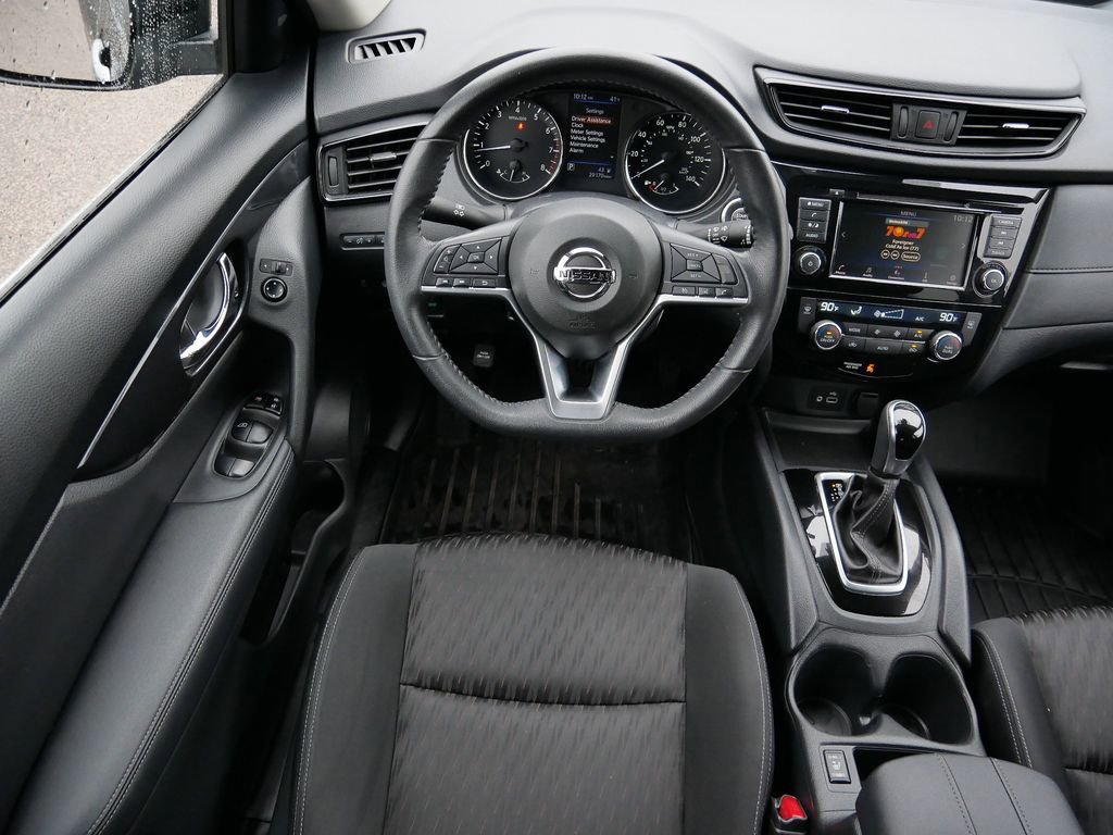 Used 2020 Nissan Rogue SV image 13