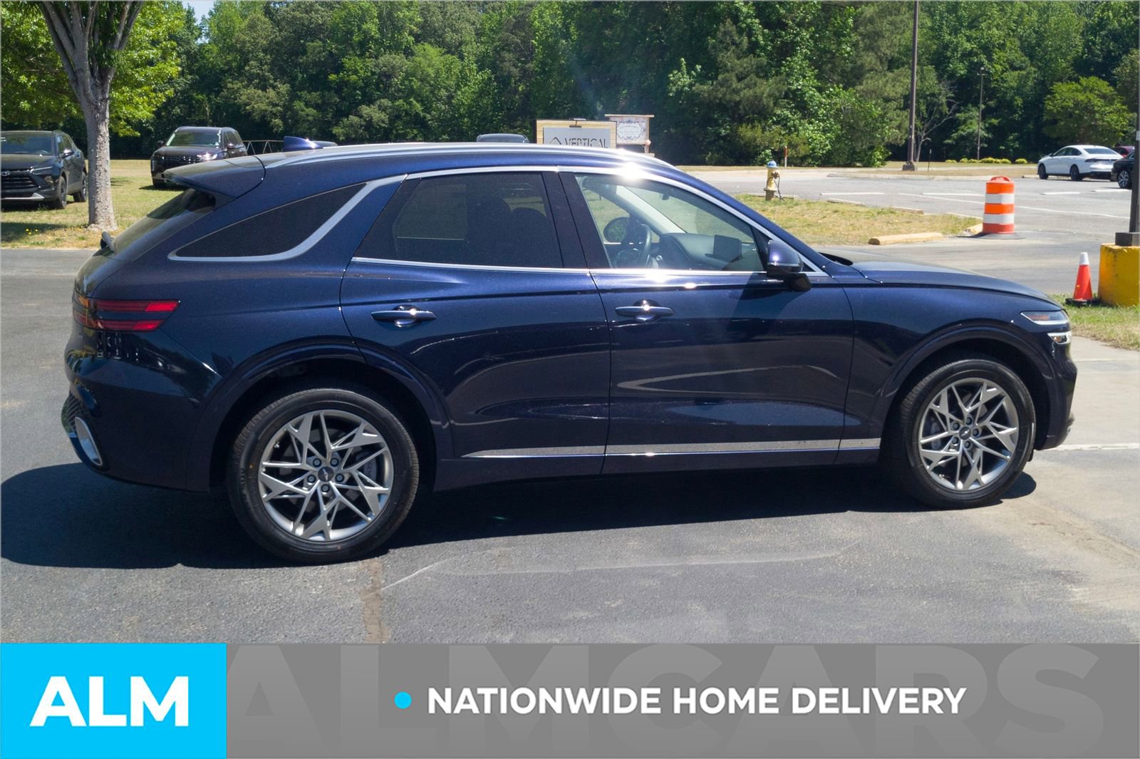 Used 2025 Genesis GV70 2.5T AWD/4WD image 5