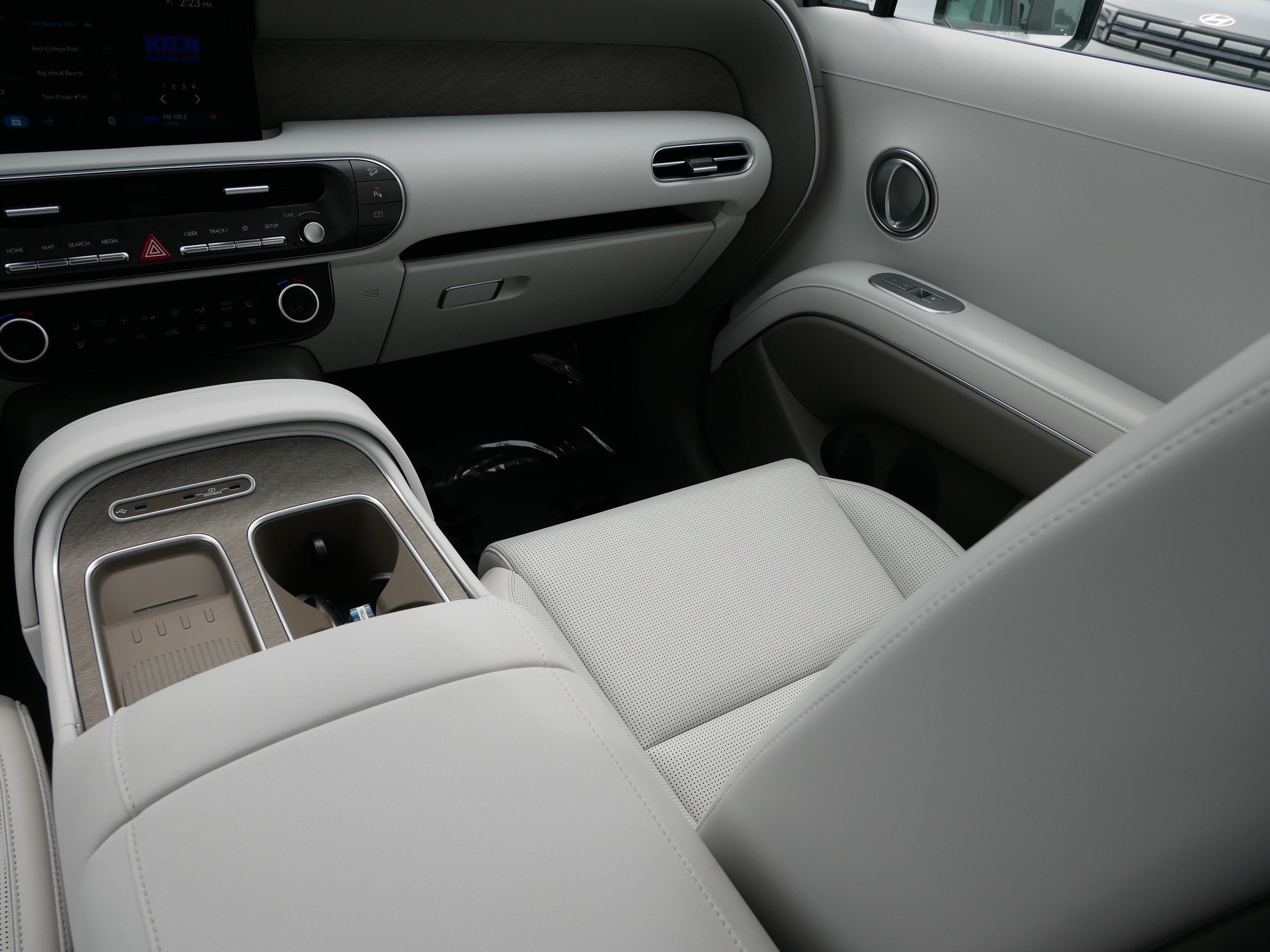 Certified 2026 Hyundai Palisade SEL Premium AWD/4WD image 11