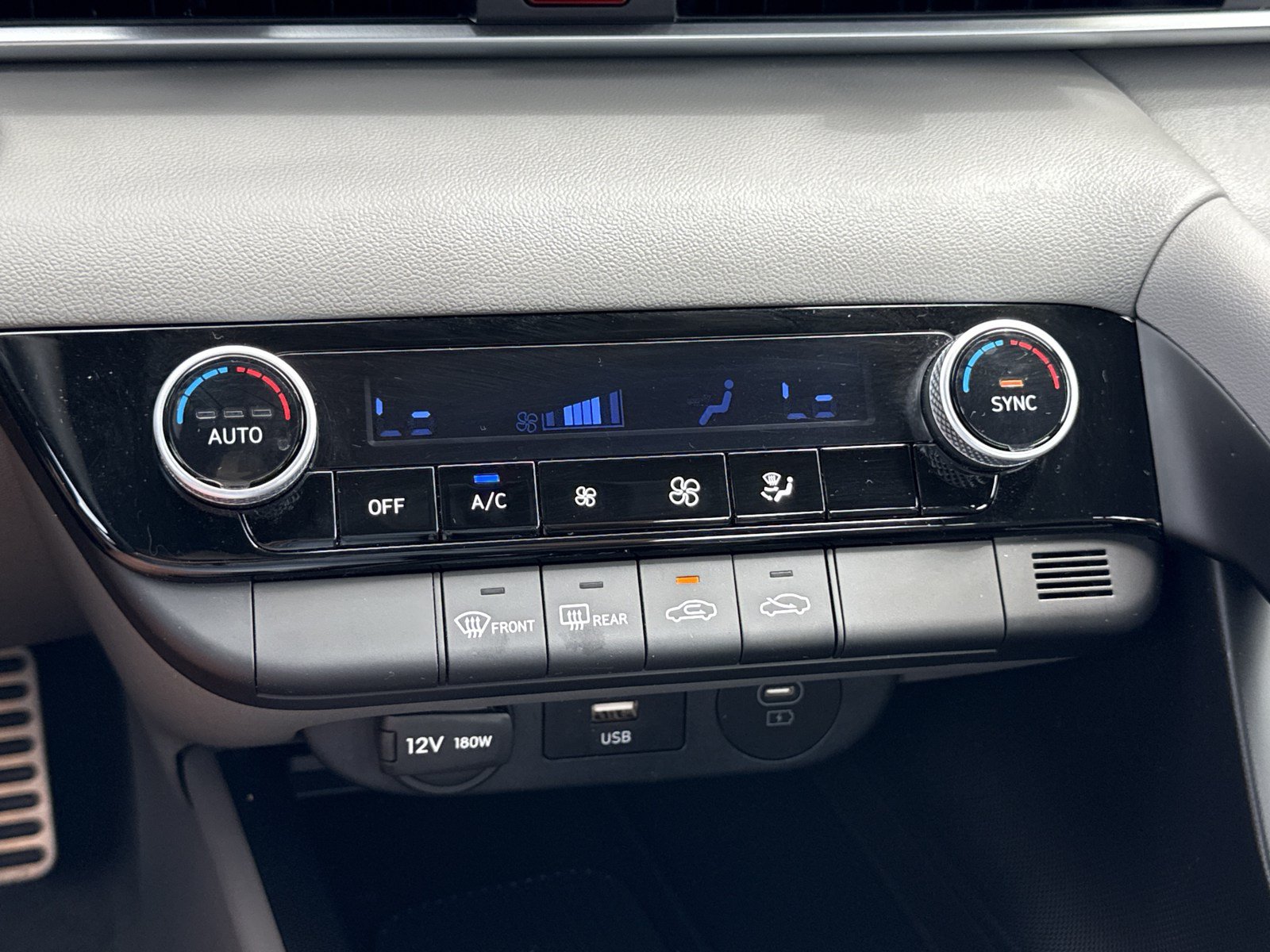 Certified 2026 Hyundai Elantra Sport FWD image 24
