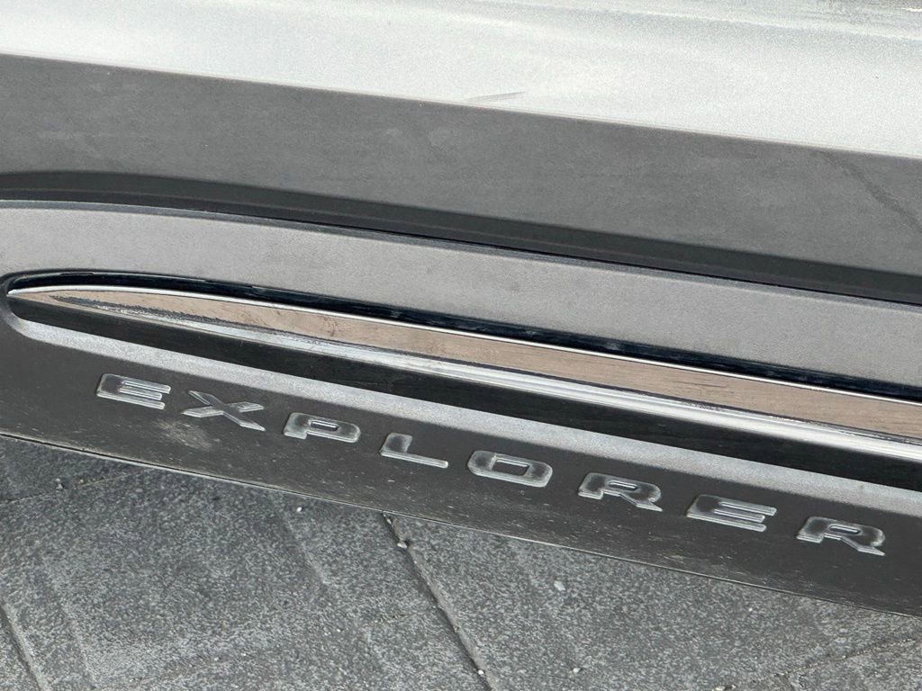 Used 2020 Ford Explorer ST w/ Premium Technology Package AWD/4WD image 5