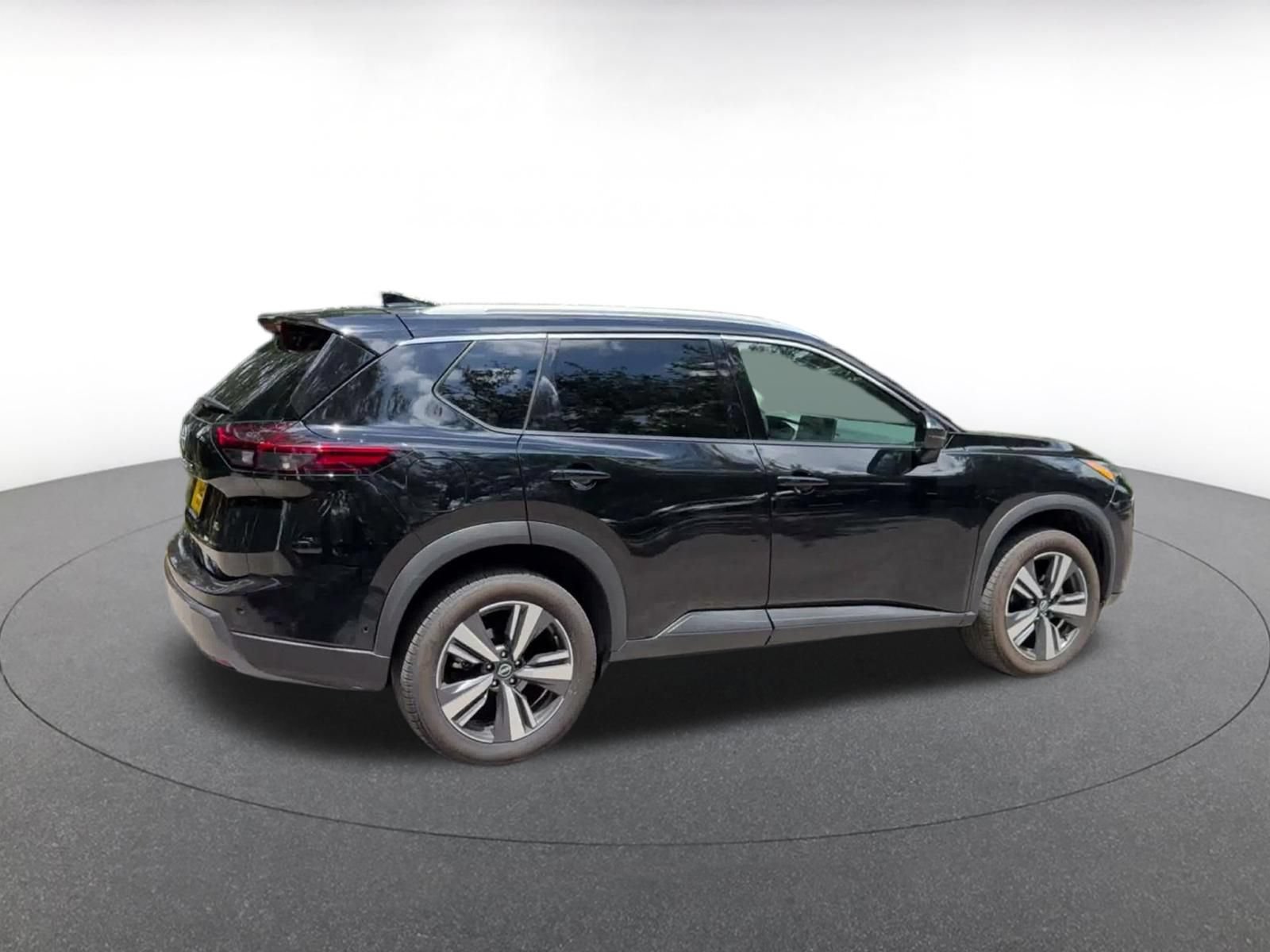 Used 2026 Nissan Rogue SL FWD image 12