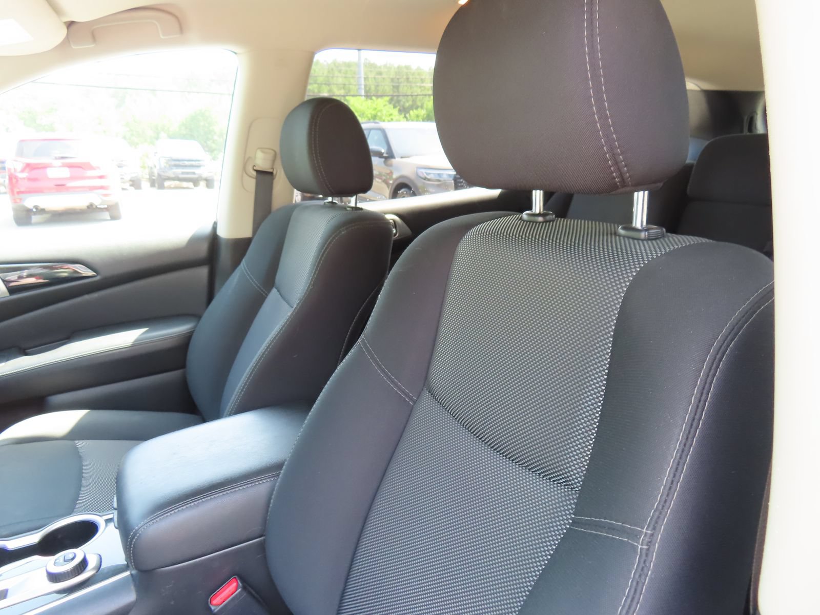 Used 2018 Nissan Pathfinder SV AWD/4WD image 31