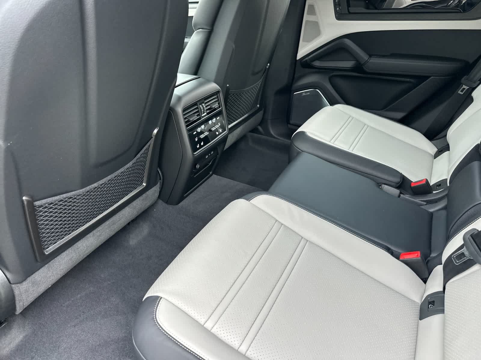 New 2026 Porsche Cayenne GTS AWD/4WD image 13