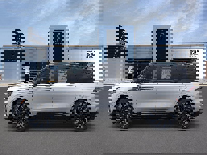 New 2026 Lincoln Nautilus Reserve w/ Jet Appearance Package image 3