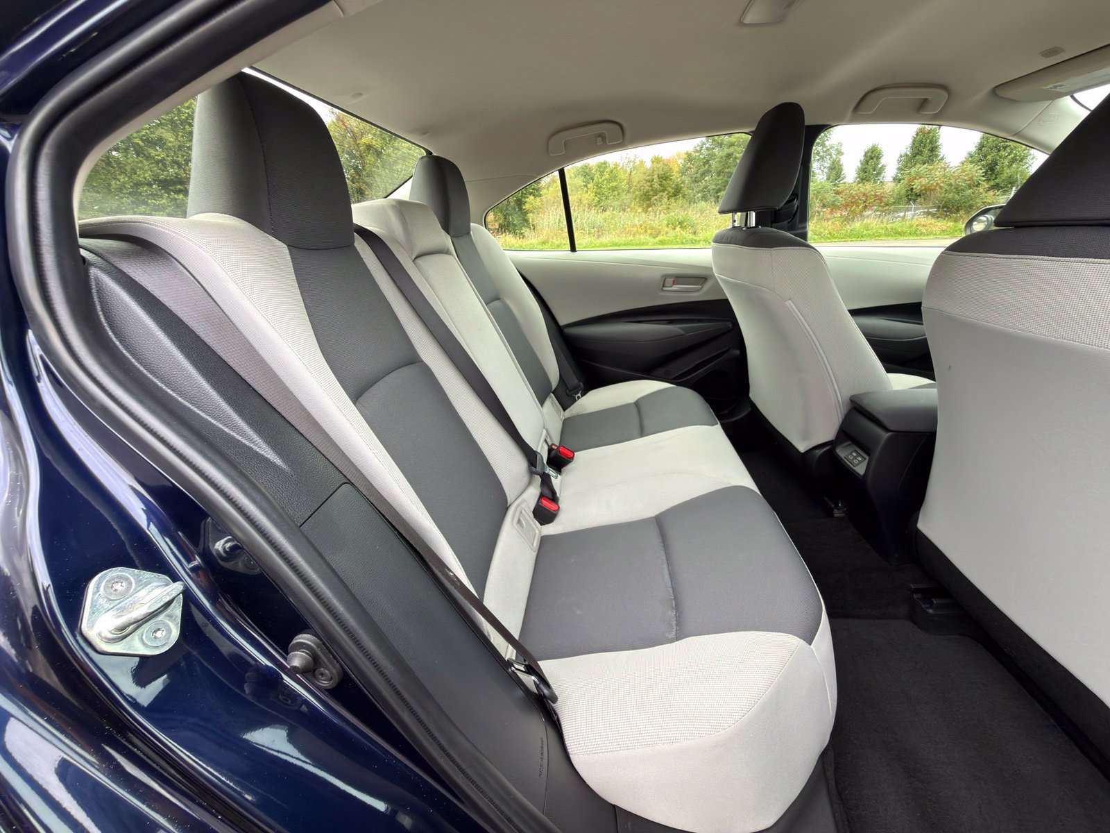 Used 2024 Toyota Corolla LE FWD image 30