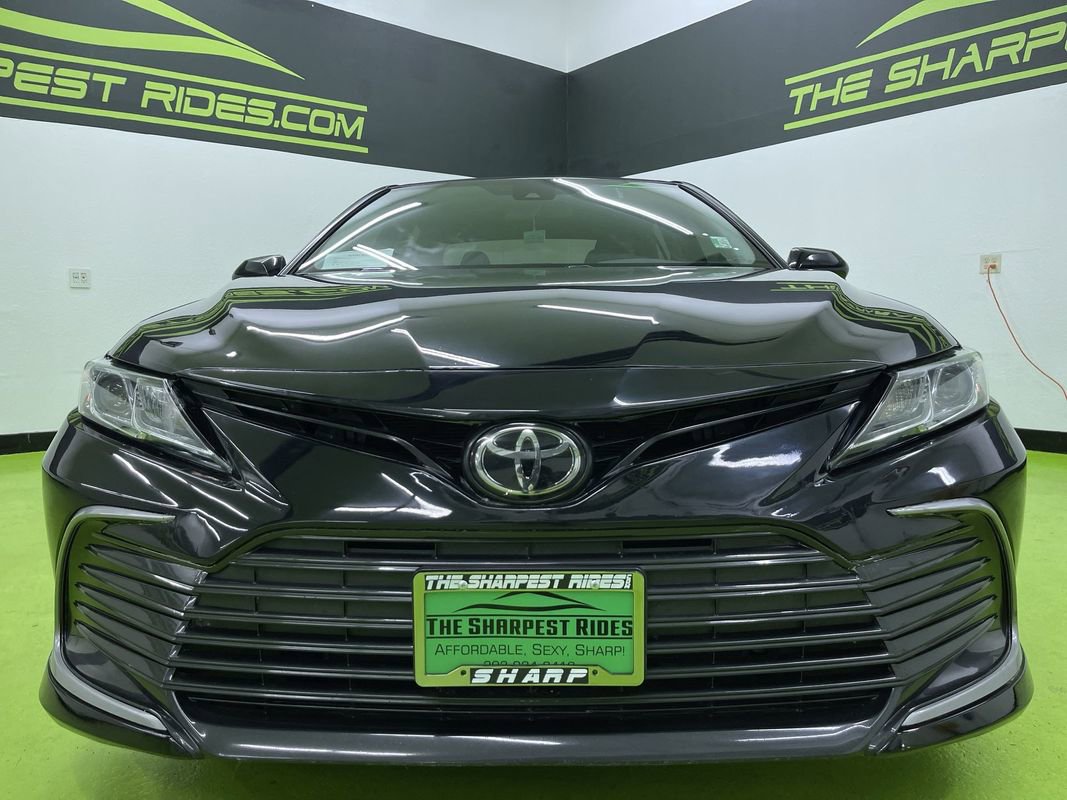 Used 2022 Toyota Camry LE image 3