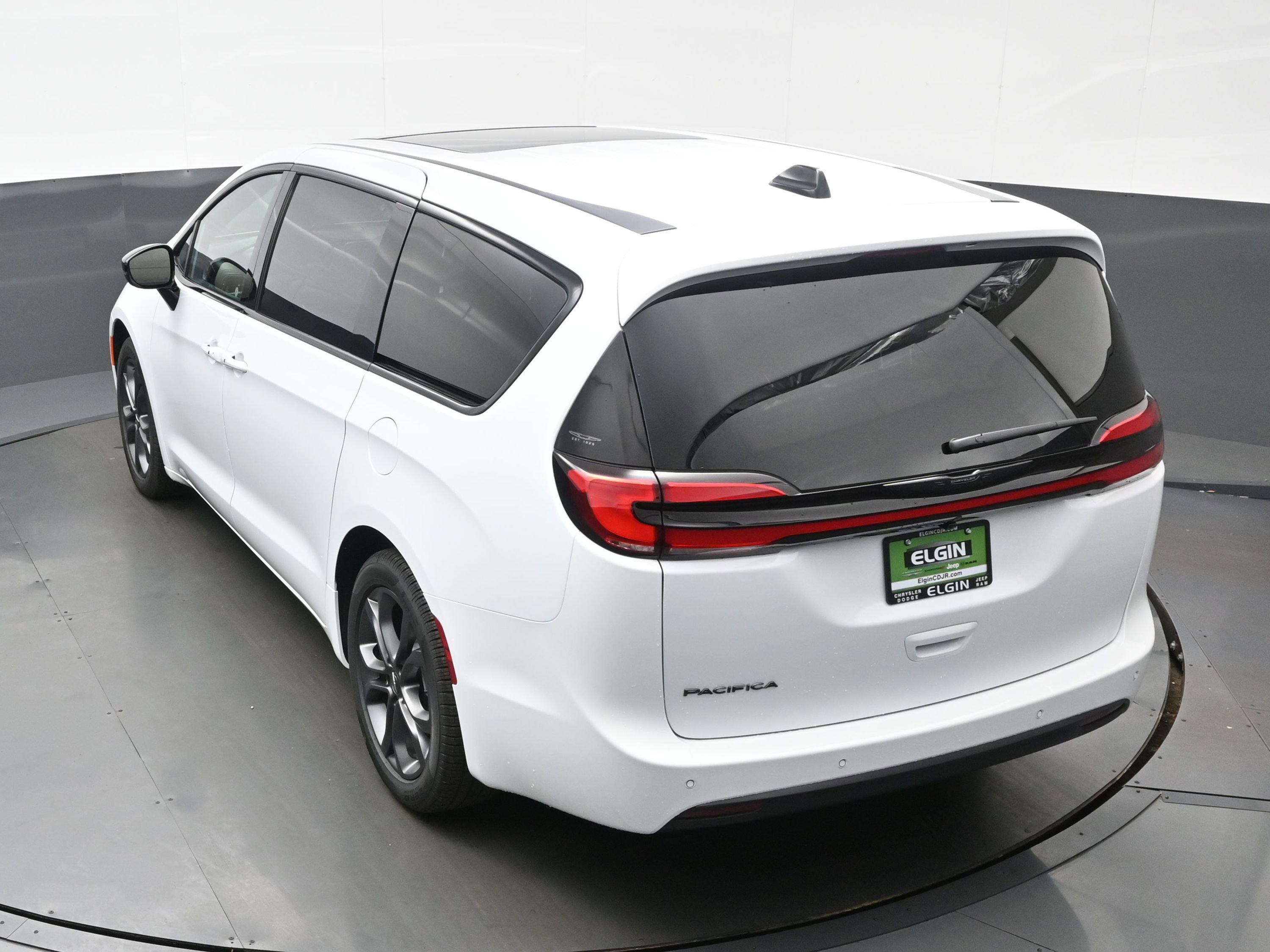New 2026 Chrysler Pacifica Select image 21