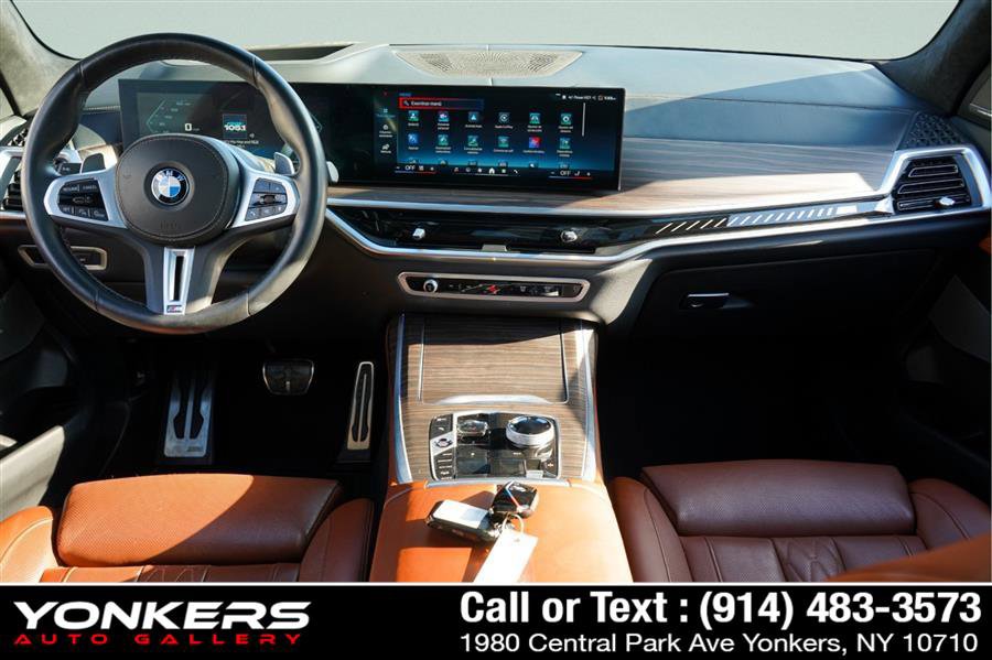 Used 2024 BMW X7 M60i w/ Executive Package image 27