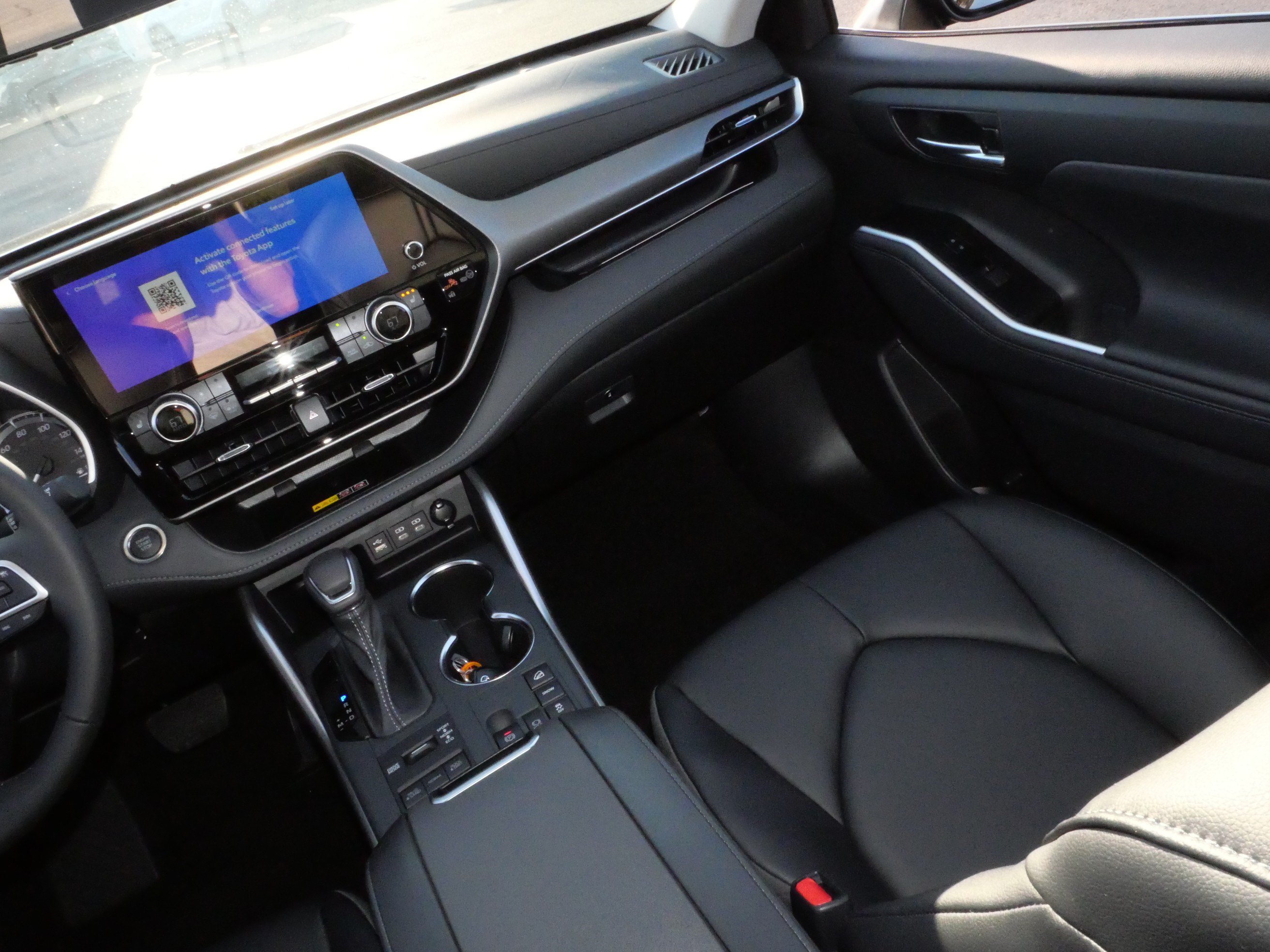 Certified 2026 Toyota Highlander XLE AWD/4WD image 11