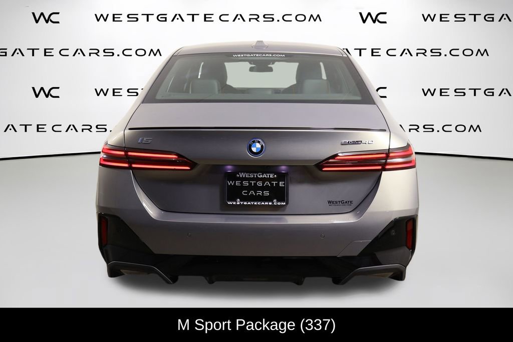 Used 2024 BMW i5 eDrive40i w/ M Sport Package image 4