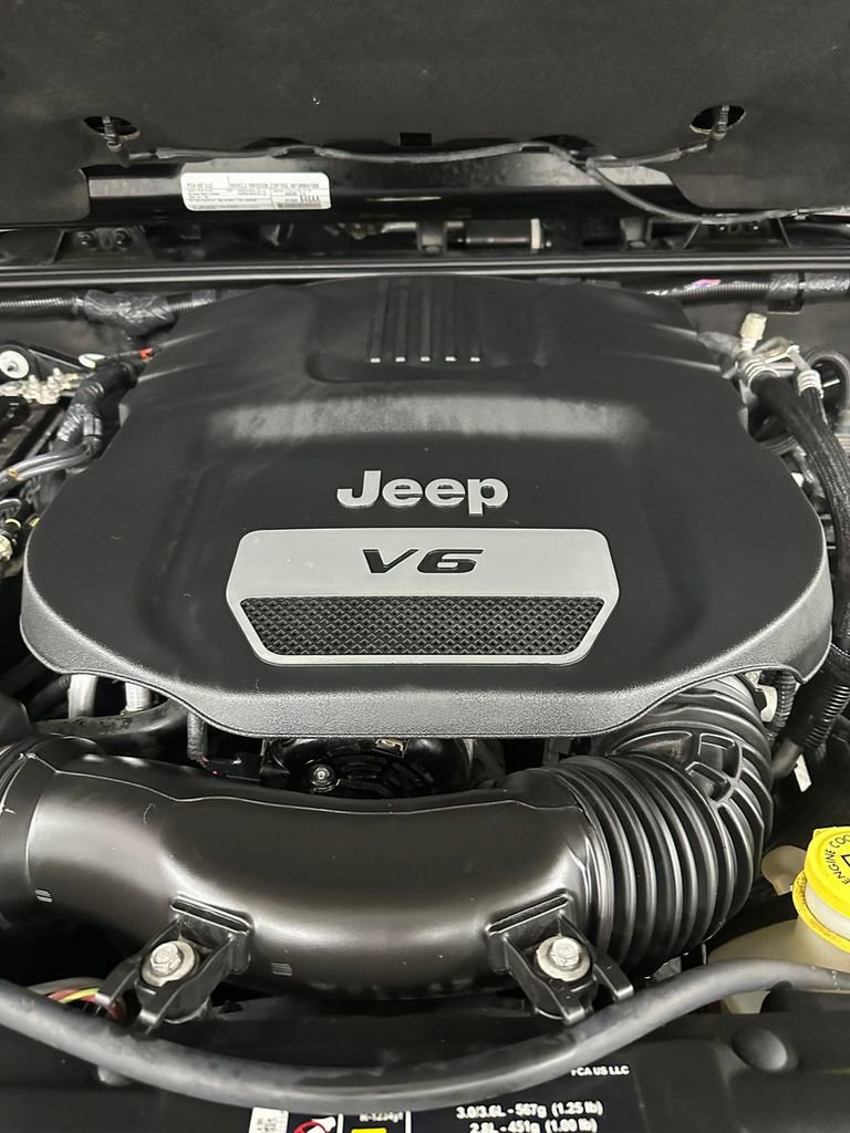 Used 2017 Jeep Wrangler Unlimited Sahara w/ Connectivity Group image 7