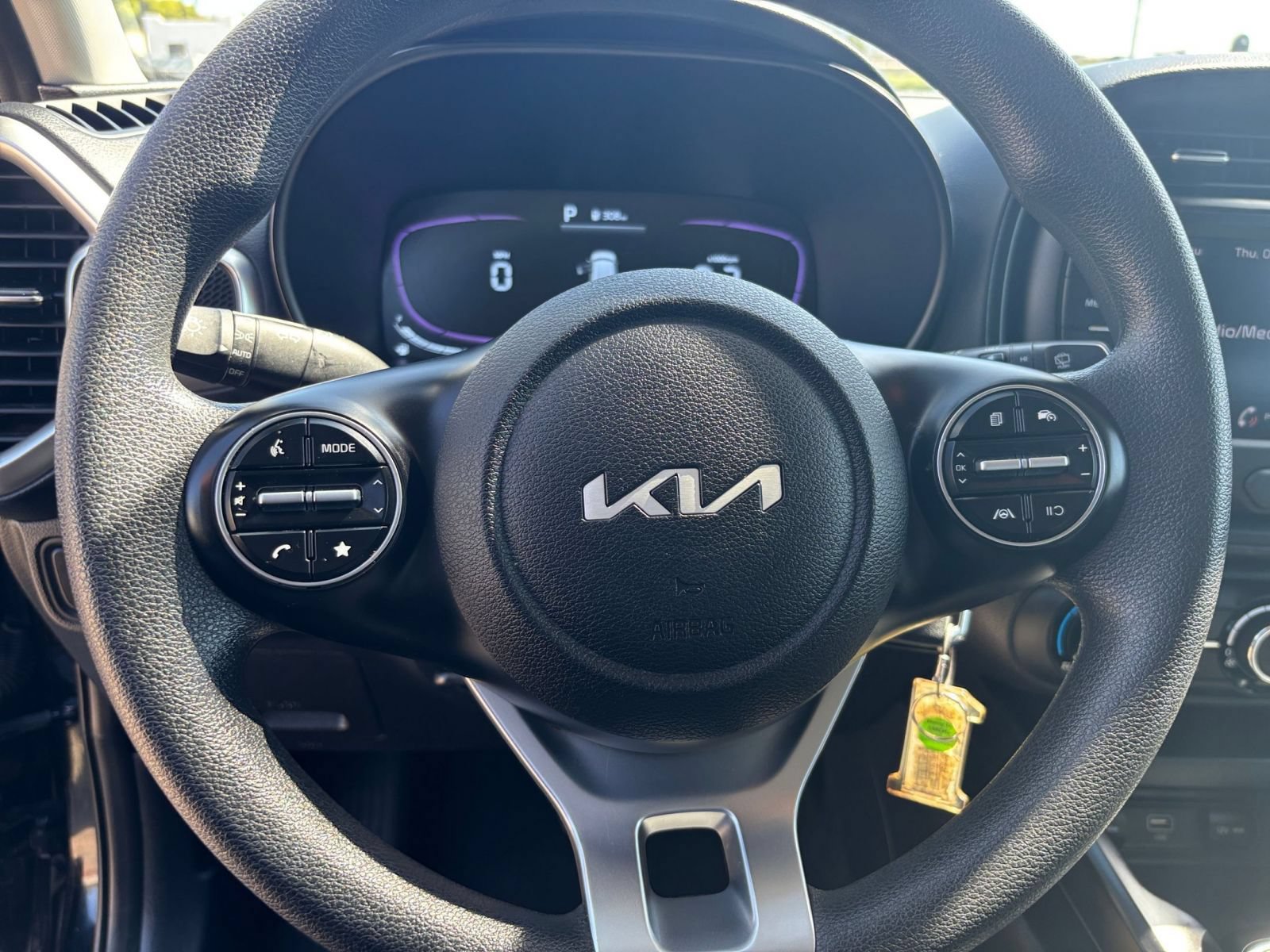 Used 2025 Kia Soul LX w/ LX Technology Package FWD image 25