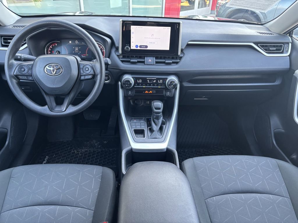 Used 2025 Toyota RAV4 XLE AWD/4WD image 22