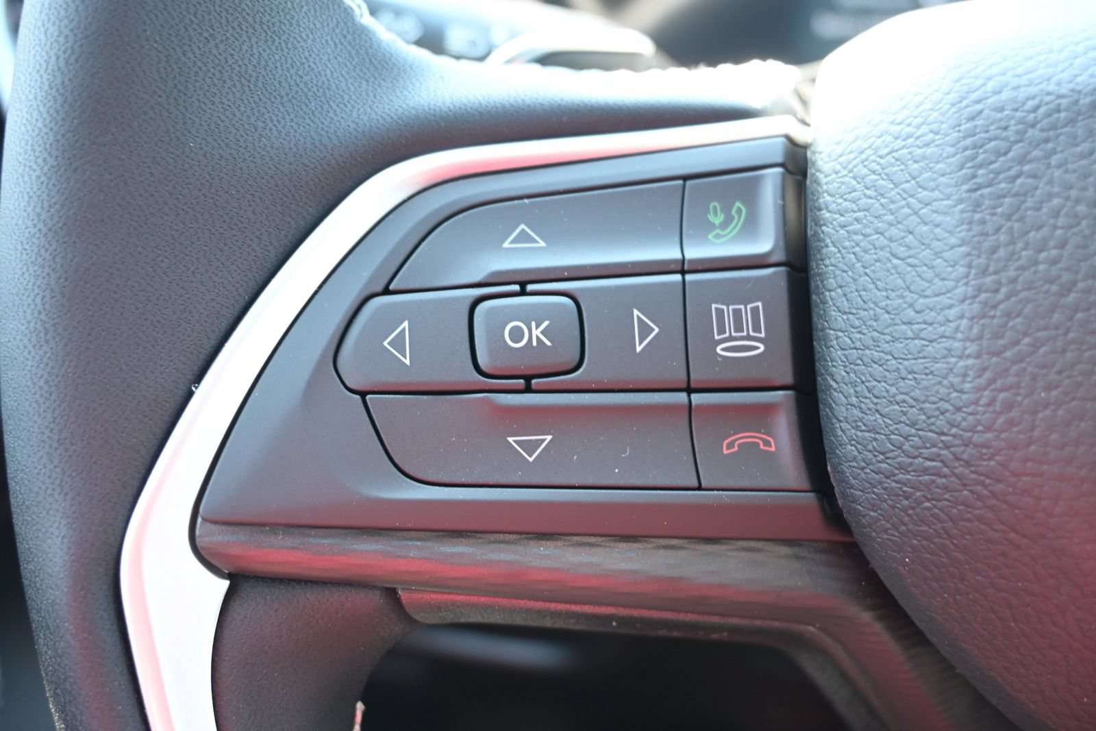 New 2026 Jeep Grand Cherokee Laredo X AWD/4WD image 8