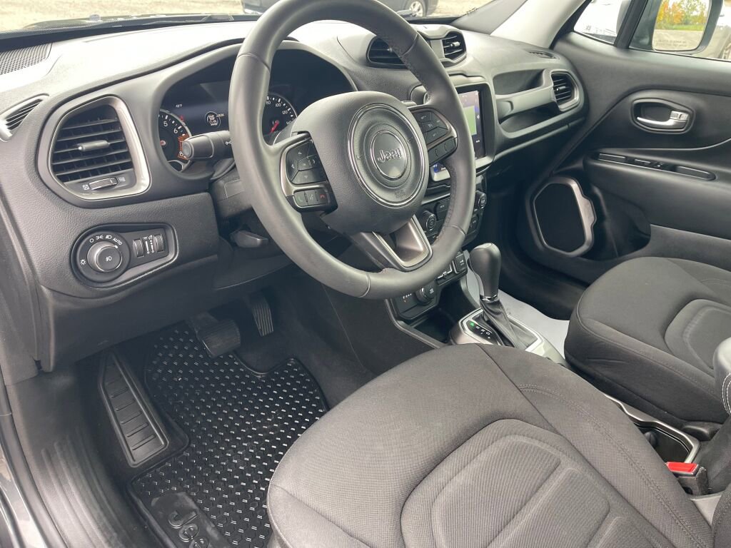 Used 2022 Jeep Renegade Latitude image 9