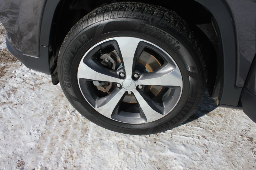 Used 2019 Jeep Cherokee Limited image 56