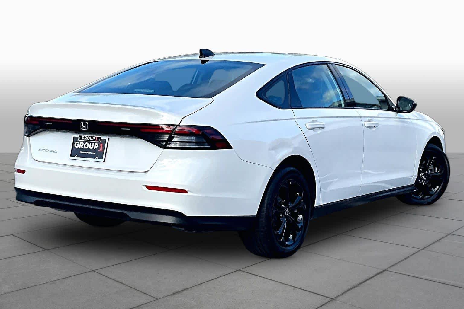 Used 2025 Honda Accord SE image 13