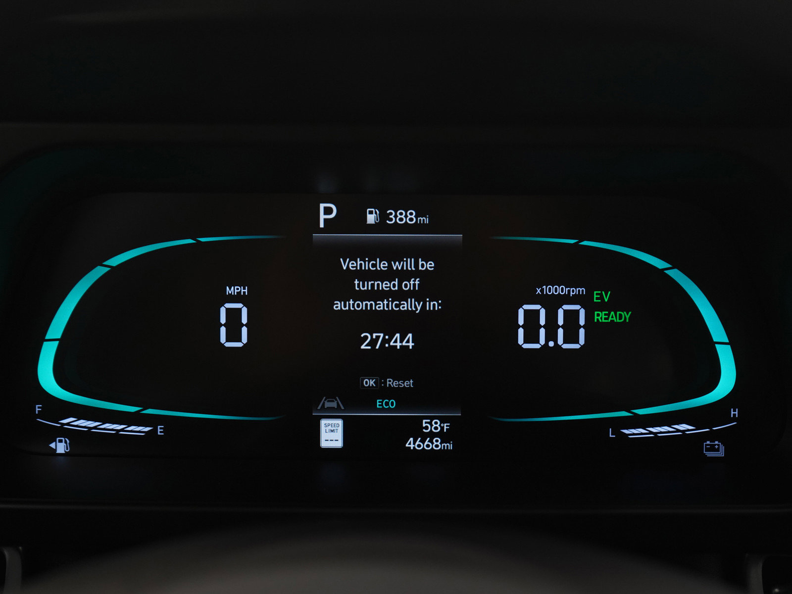 Certified 2025 Hyundai Elantra Blue image 25