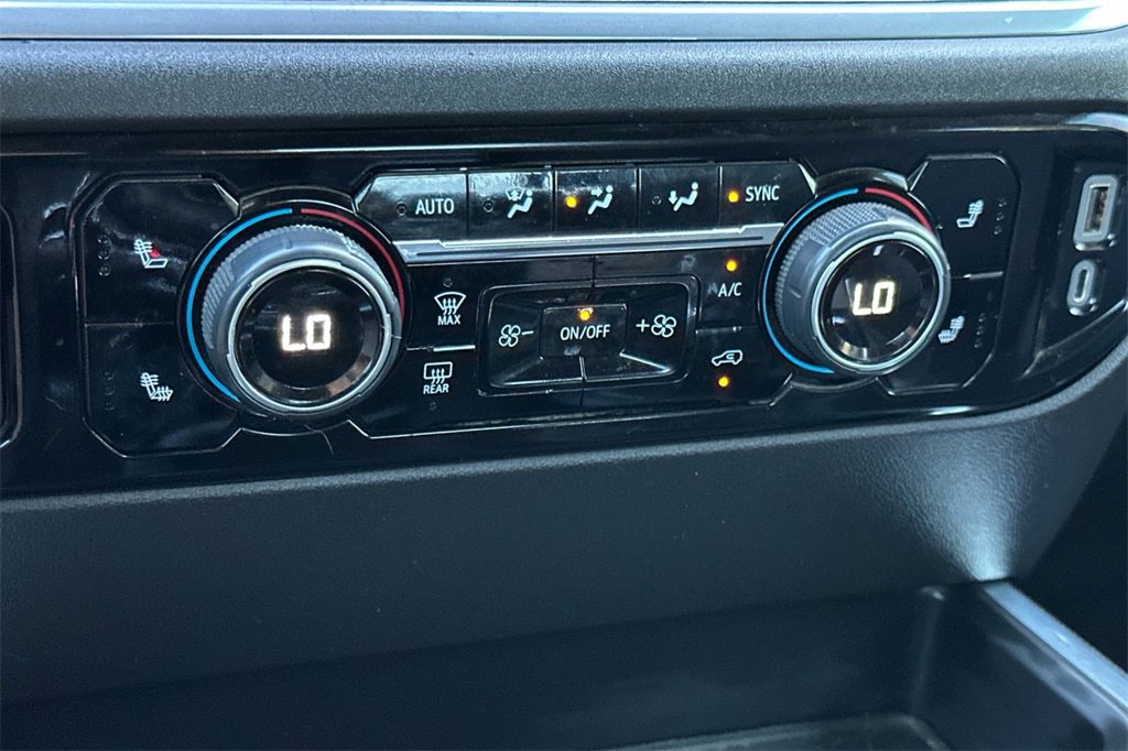 Used 2023 Chevrolet Silverado 1500 RST image 23