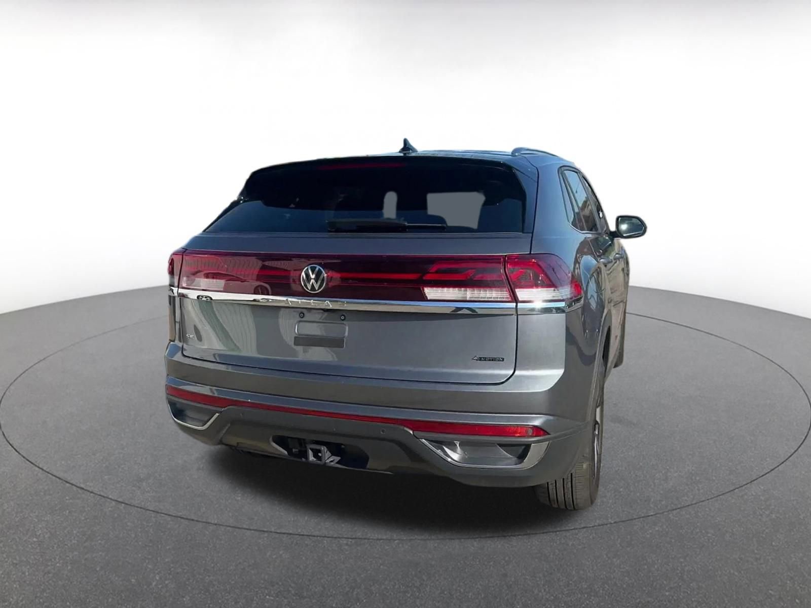 Used 2025 Volkswagen Atlas Cross Sport SE image 14
