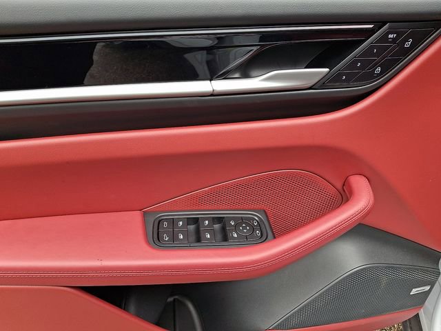 New 2025 Porsche Macan 4S Electric image 14