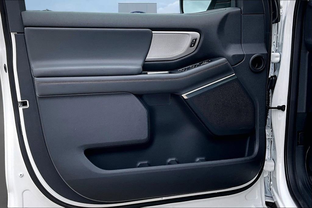 New 2025 Ford Expedition Max Active image 25