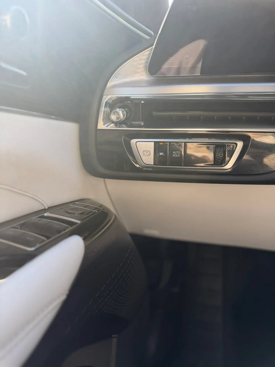 Used 2024 Cadillac Lyriq Luxury AWD/4WD image 21
