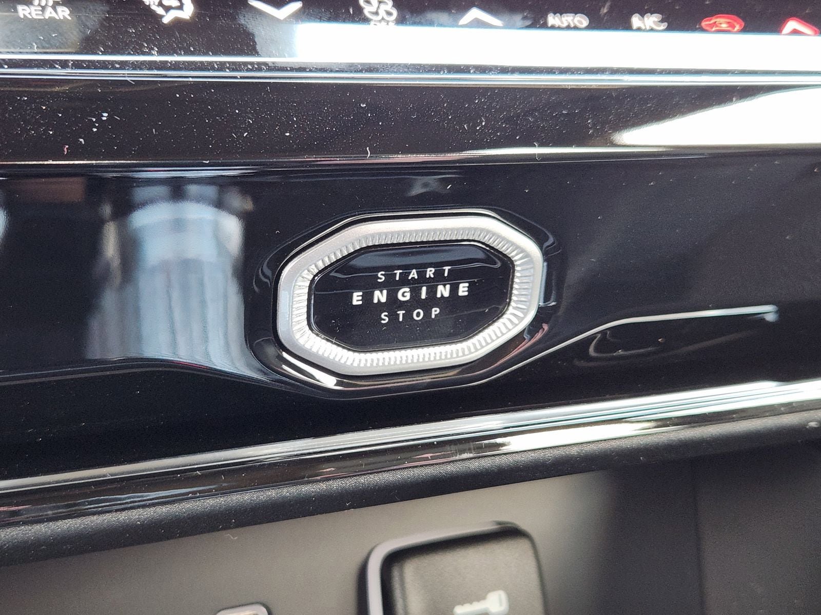New 2026 Jeep Grand Cherokee Altitude AWD/4WD image 28