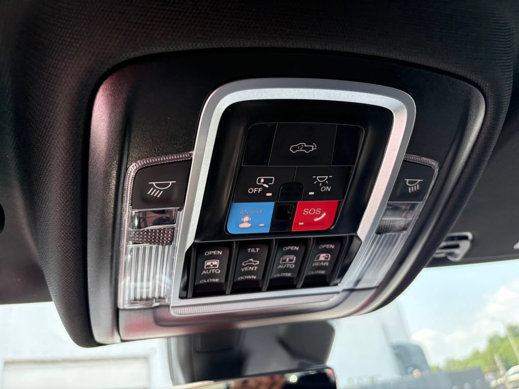 Used 2022 RAM 2500 Laramie AWD/4WD image 18